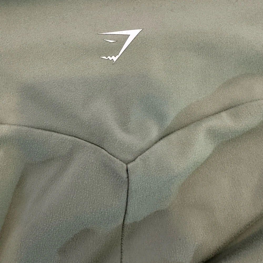 Gymshark Pants Womens M Synthetic Base Layer Hike Fall Workout Moisture Wick